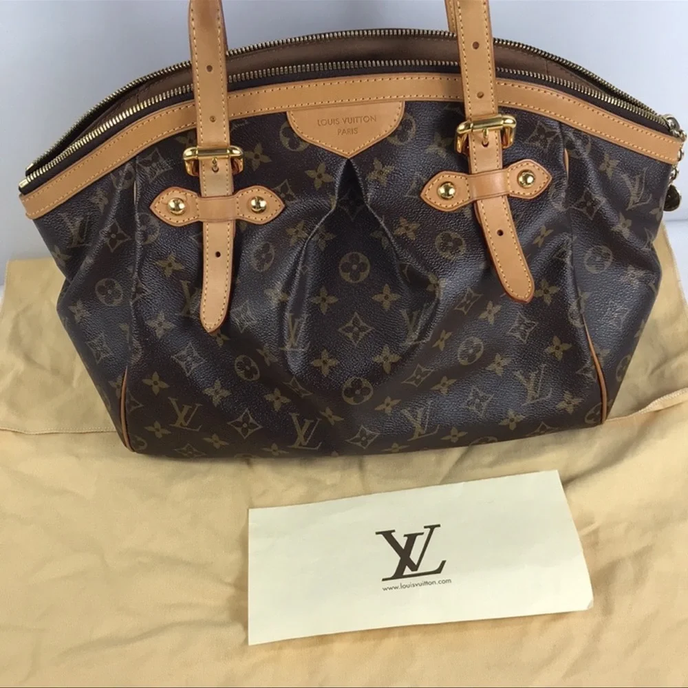 Authentic Louis Vuitton Zipper bag. Like new! In excellent conditions, - Picture 14 of 17